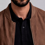 MARROM